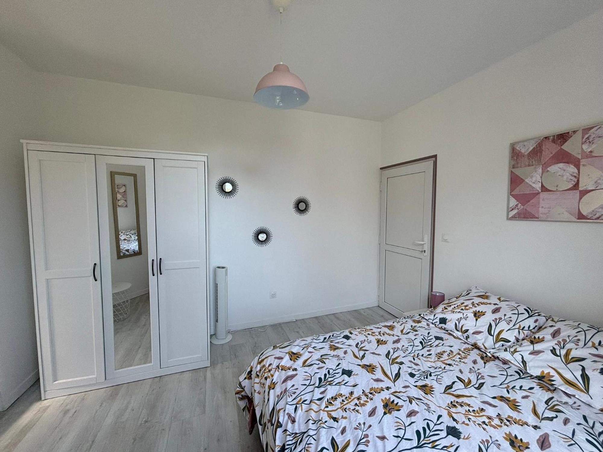 Pink Cosy Apartment Louviers Exterior foto